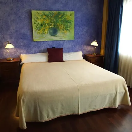Hotel Tikar 2*