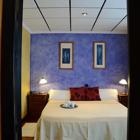 Hotel Tikar 2*